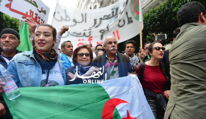 بالصور.. شخصيات وطنية وسياسية ينضمون للمسيرات السلمية