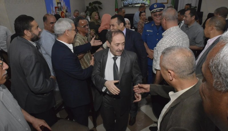 بالصور.. بلعابد يلتقي الفريق المشرف على تحضير إمتحان البكالوريا