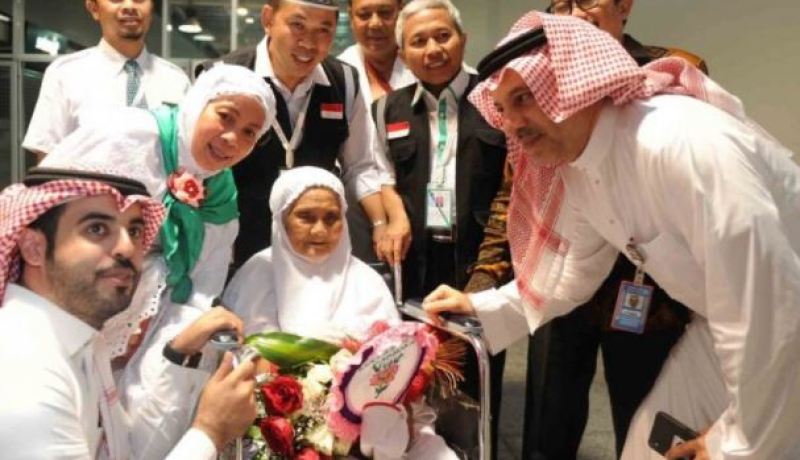 بالصور- أكبر معمرة أندونيسية في السعودية لأداء الحج
