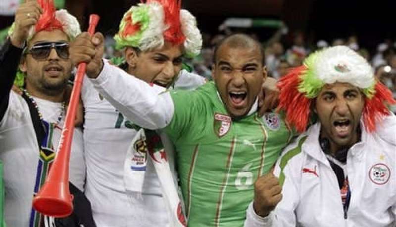 المنتخب الجزائري يسحق غامبيا برباعية و يتاهل للدور الأخير كالكبار