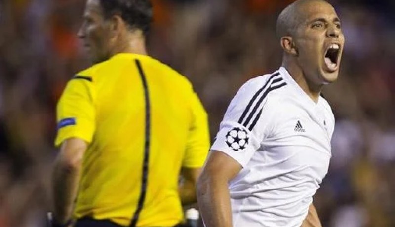 برشلونة يوجه أنظاره إلى الجزائري فيغولي في اسبانيا لخلافة بيدرو