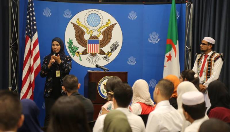 السفارة الأمريكية بالجزائر تنظم دورة لتعليم اللغة الإنجليزية لفائدة الطلبة المعوزين