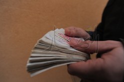 توقيف حلاقة داخل محكمة الرويبة بتهمة إخفاء ملياري سنتيم سرقها شقيقها