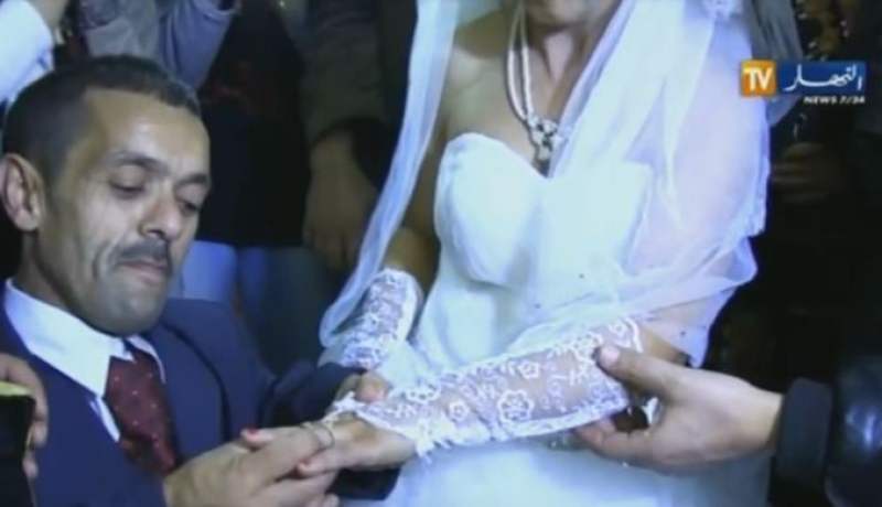بالفيديو ناصر وسميرة يحتفلان بزفافهما بطريقة خاصة في تيزي وزو