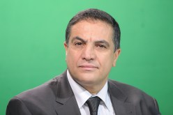 عبد العزيز بلعيد: أخطاء الكتب واستيراد السيارات هدفها إلهاء الجزائريين