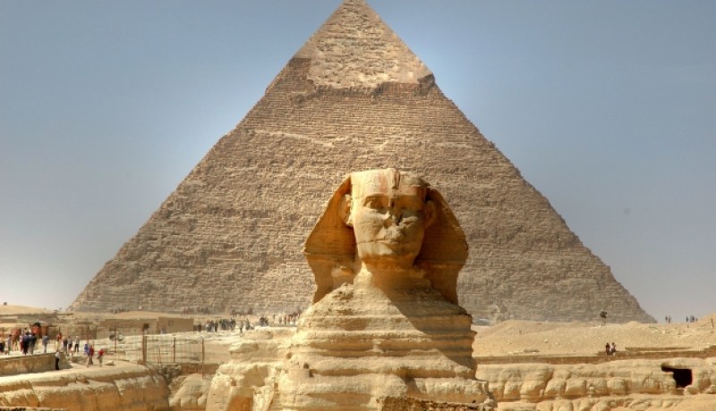 داعش يهدد بنسف أهرامات مصر