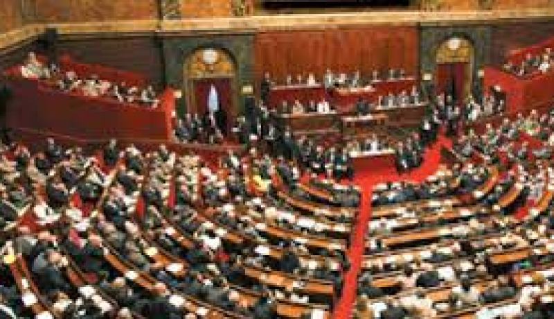 النواب الفرنسيون يوافقون على تمديد العملية العسكرية في افريقيا الوسطى