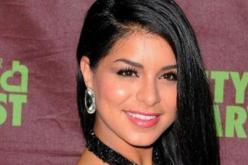 ظهور ملكة جمال أمريكا السابقة بوشم آية من القرآن الكريم على جسدها