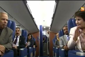 شاهد ما قالته بن غبريت للصحفيين على متن الطائرة