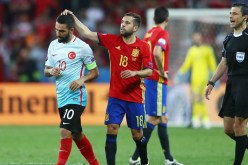 بالصورة.. أعمى يحضر مباراة المنتخب الإسباني ضد تركيا