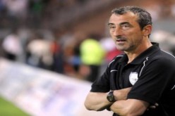 سوشو الفرنسي يقيل مدربه بسبب سوء النتائج