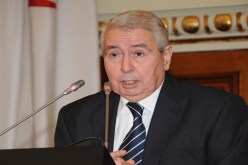 بن صالح يطوّر علاقاته مع الصحافيين