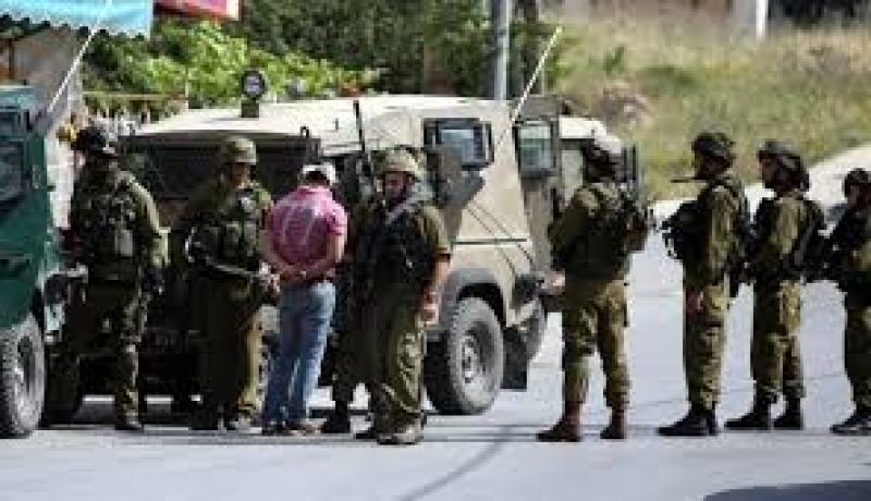 قوات الاحتلال الإسرائيلي تعتقل أربعة فلسطينيين من القدس والضفة الغربية