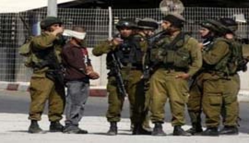 سلطات الاحتلال تعتقل 230 فلسطينيا في كافة محافظات الضفة الغربية منذ بدء العدوان على غزة