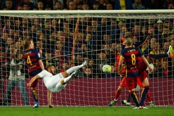 بالفيديو .. ريال مدريد يهزم برشلونة بثنائية ويحرجه في عقر داره
