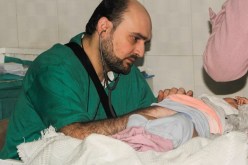 شاهد .. اللحظات الأخيرة لمقتل آخر طبيب للأطفال في حلب