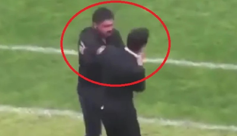 شاهد .. غاتوزو المجنون يصفع مساعده بشكل قاس