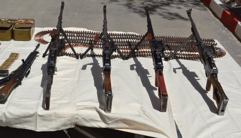 بالصور..الجيش يعثر على مخبأ بداخله صواريخ هاون وترسانة أسلحة في تمنراست