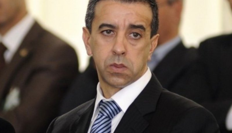 على حداد  يودع شكوى ضد الجنرال حسين بن حديد