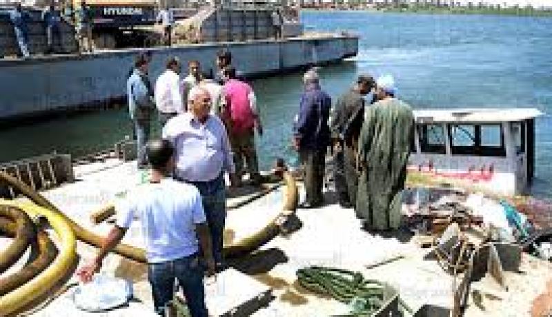 مكبرات صوت المساجد في مصر تمنع الناس عن الماء