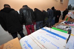 الأمن يفكك أكبر شبكة لسرقة سيارات هيليكس من الناقلين والموالين بوهران