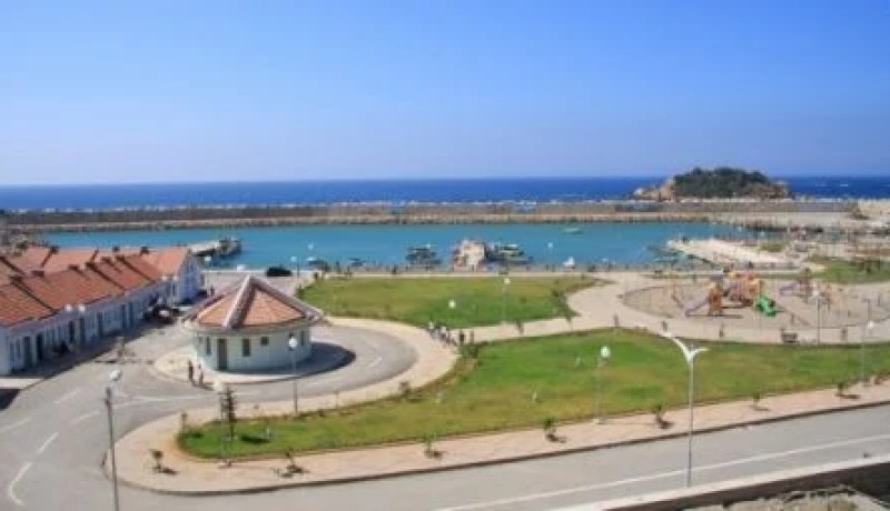 حملة تطوعية لتنظيف محيط تيقزيرت