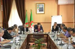 بالصور.. بن غبريت تجتمع بـ8 نقابات