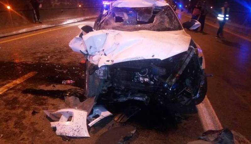 بالصور.. قتيل وجريحان في حادث إصطدام سيارة بشاحنة في البويرة