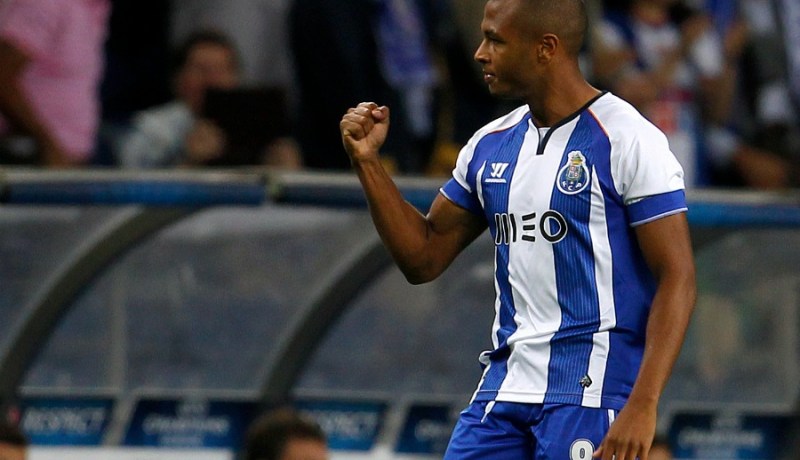 بورتو يحضر خليفة براهيمي