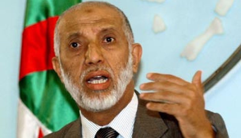 بلخادم يؤكد أن الشعب الجزائري سيقوي مؤسساته للمساهمة في صناعة القرار السياسي