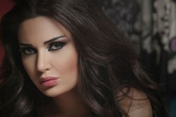 سيرين عبد النور تنشرصورة للصليب والجمهور يكفرّها