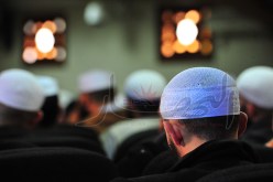 الأئمة غاضبون  وصلاة الجمعة في 5 دقائق