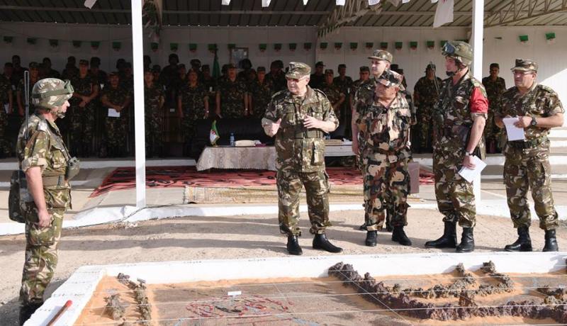 بالصور.. ﭬايد صالح يُشرف على تنفيذ التمرين البياني المركب بالذخيرة الحية “عاصفة 2018”