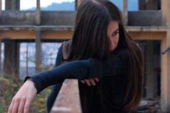 هجرني‮ ‬وهـو‮ ‬يحبني‮ ‬وبقيت أتألم وأنا أحبه‬