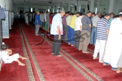 هذه حال صلاة التراويح مع  وزراء سلال