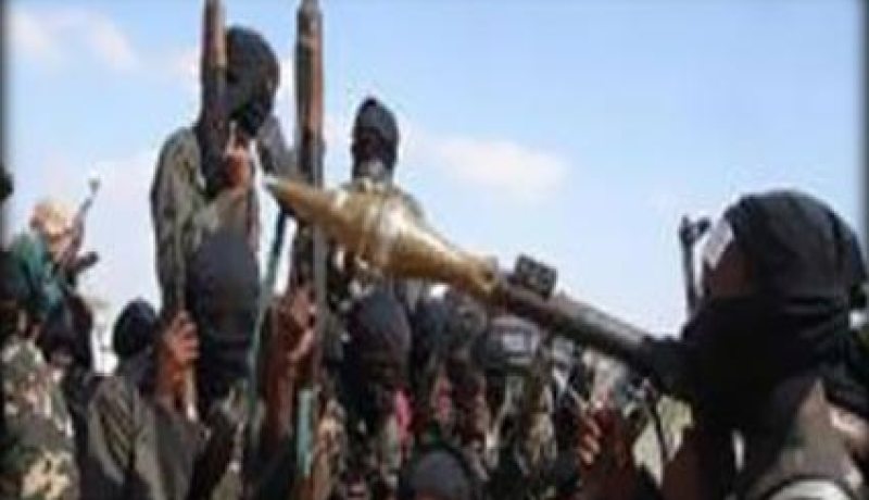 مجموعات اسلامية مسلحة تستولي بالكامل على قاعدة عسكرية في شمال غرب سوريا