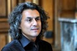 رشيد نكاز يكشف عن إستبدال اللغة الفرنسية باللغة الإنجليزية تدريجيا في الجزائر