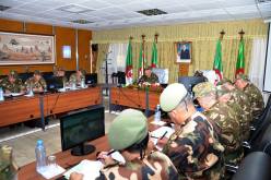  بالصور… قايد صالح يستمع إلى عرض شامل ويعقد لقاءً مع أفراد الناحية  العسكرية الرابعة