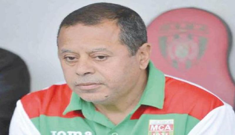 بسكري يرفض عرض ادارة مولودية الجزائر بالبقاء  ويقرر الاستقالة مع ايغيل