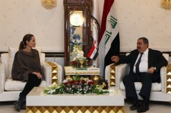 نجلينا جولي في العراق لدعم اللاجئين السوريين