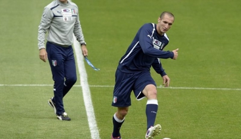 الإيطالي كيلليني مرشحٌ للمشاركة أمام ألمانيا