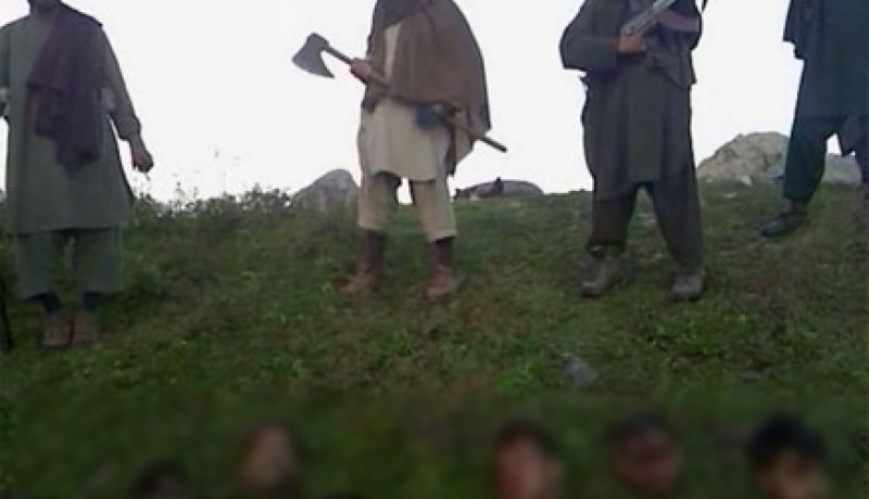 حركة طالبان تؤكد قطع رؤوس 15 جندياً باكستانياً