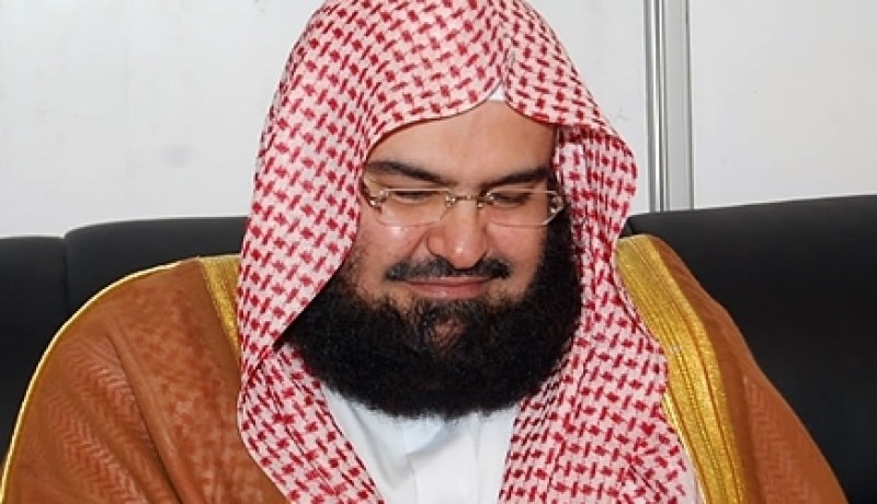 إرسال خطبة الجمعة إلى الإعلام قبل المنابر