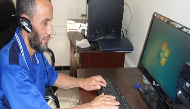 ضرير يطلق أول مقهى إنترنت للمكفوفين في الجزائر