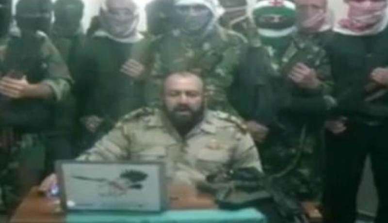 قصف على حلب وريف دمشق وانشقاق ضباط عن النظام