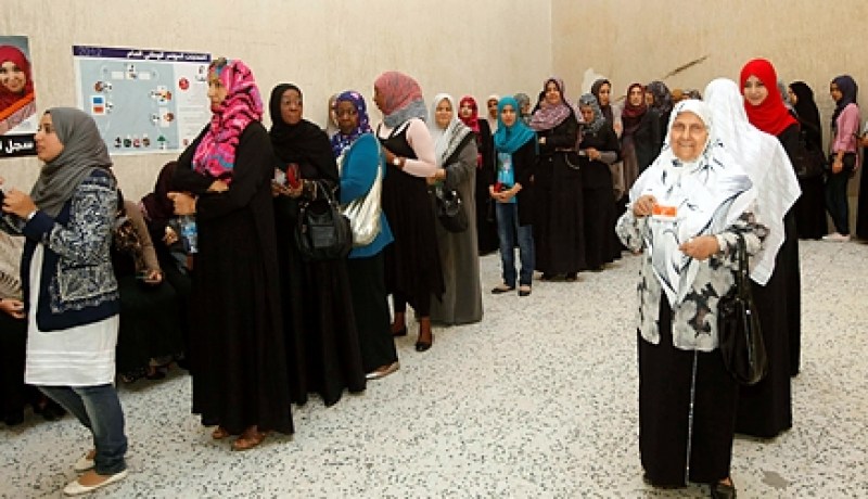 إقبال نسائي كثيف لانتخاب برلمان الثورة الليبية