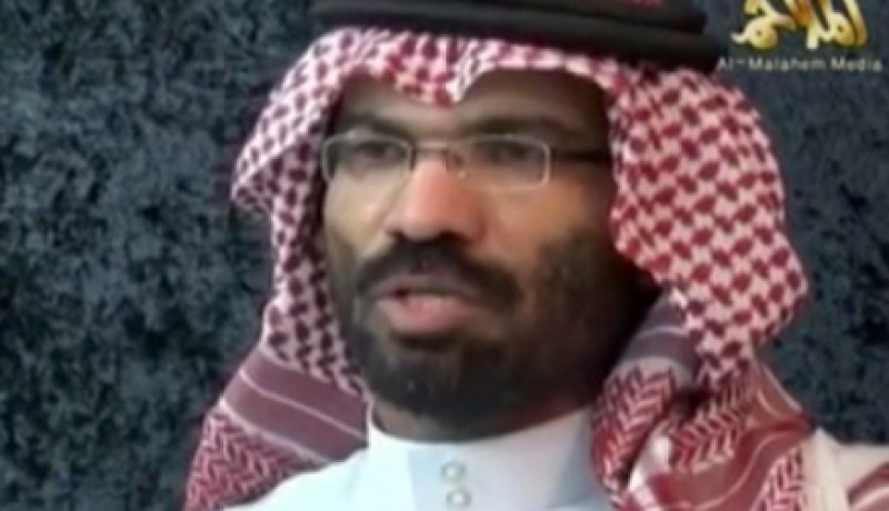 القاعدة تعرض شريطا للدبلوماسي السعودي المختطف بعدن