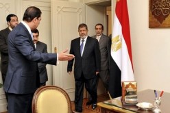 مرسي يزور مقر رئاسة مصر وينسق لحكومة جديدة