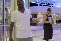 “مايويذر” يأكل “الهومبرغر” ويسخر من “ماكغريغور” قبل نزال القرن!