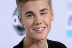 استعداد جاستن بيبر لدخول عالم هوليوود